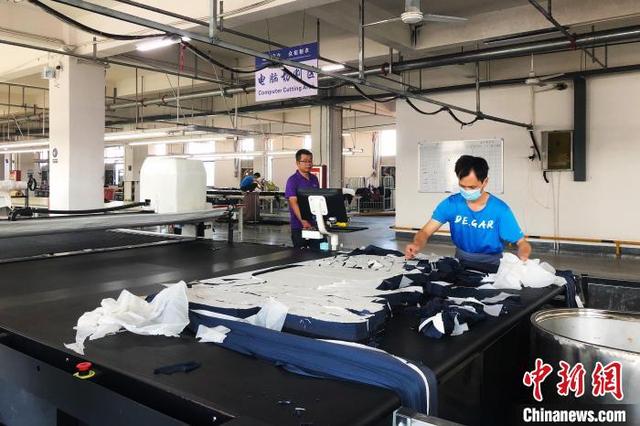探访全国知名针纺服装产业基地:"制造"变"智造"